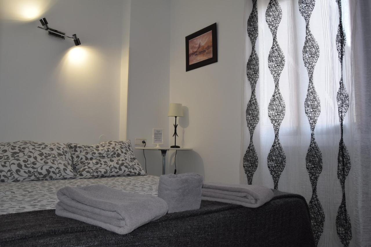 Hostal Rofer มาดริด ภายนอก รูปภาพ