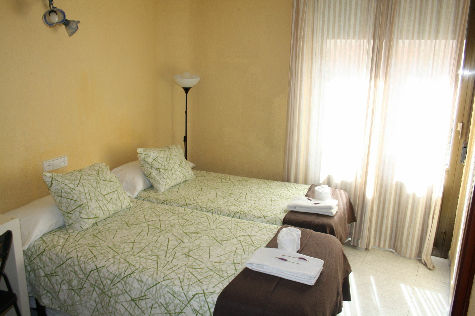 Hostal Rofer มาดริด ภายนอก รูปภาพ